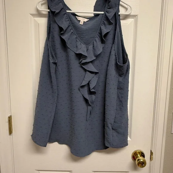 LC Lauren Conrad Gray Ruffled Tank Top - Picture 1 of 2